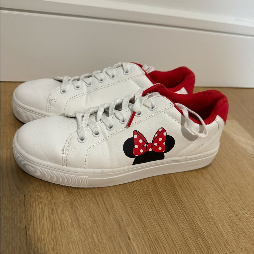 Minnie sneakers
